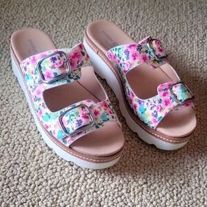 Chinese Laundry Pink Floral Platform Slides